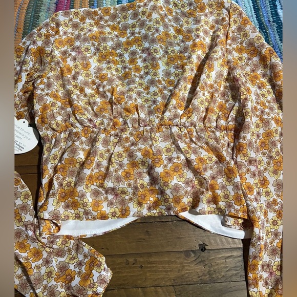 NWT SELF ESTEEM BOHO TWIST FRONT FLORAL HALTER TOP - Picture 5 of 8